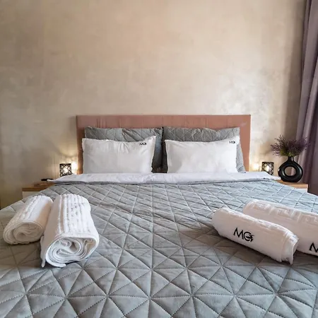 Mohost First - Luxury Mountain View In